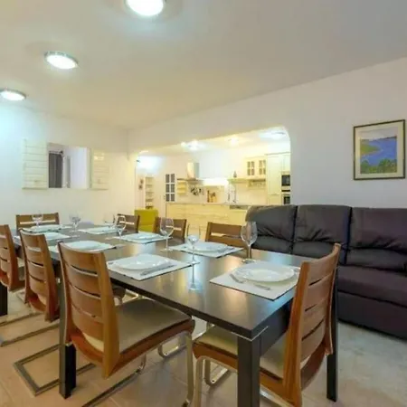With 5 Bedrooms ヴィラ *