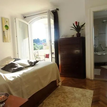 With 5 Bedrooms ヴィラ Mirce